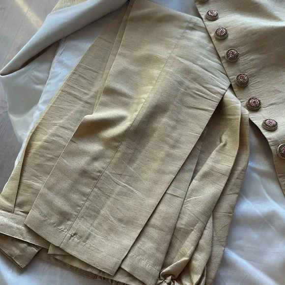 FLORAL KURTA JACKET WITH GOLD KURTA AND BOTTOMS - Picture 7 of 7